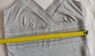 Top tirantes gris con rayas multicolor