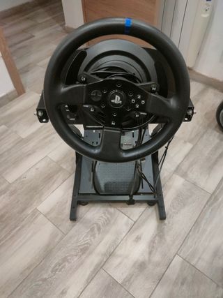 Volante Thrustmaster T300RS con soporte