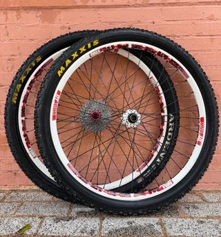 Bicicleta Enduro Giant Reign 27.5 – Fox 36, SRAM