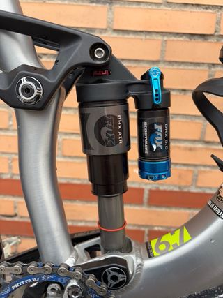 Bicicleta Enduro Giant Reign 27.5 – Fox 36, SRAM