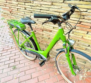 CUBE TOWN RIDE HYBRID Easy Entry Green