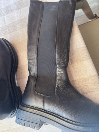 Botas de piel negras
