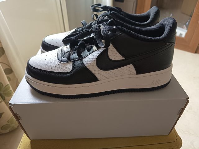 Nike Air Force 1 GS Negras y Blancas