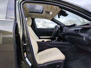 LEXUS UX 250h LUXURY 4WD, TECHO, CUERO, LIBRO 