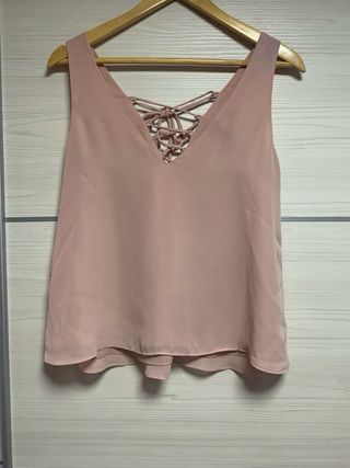 Blusa Stradivarius bordada rosa Talla S