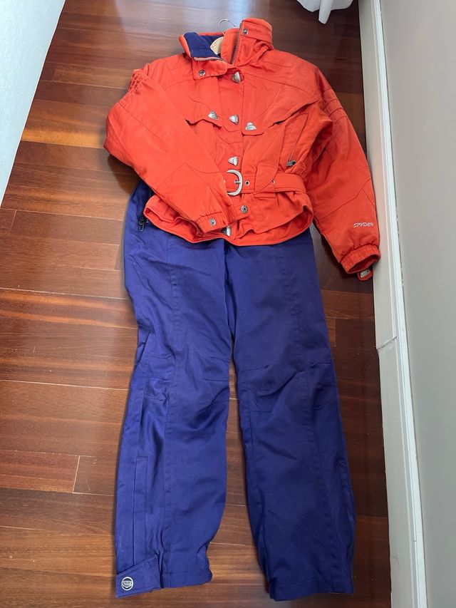 Traje de esquí naranja con capucha talla 38