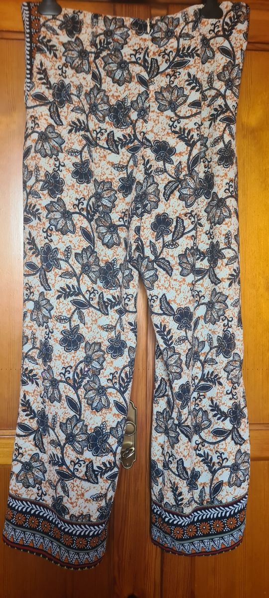 Pantalón ancho estampado verano