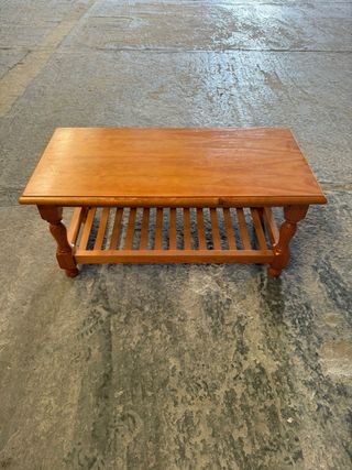 Mesita de centro de madera