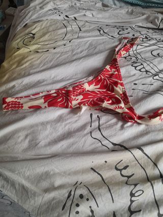 Bikini Rojo y Blanco