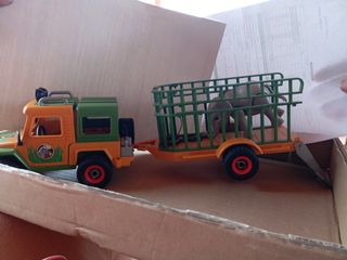 Camión Transporte Elefante con Remolque