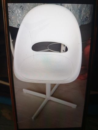 Silla infantil blanca.No envíos