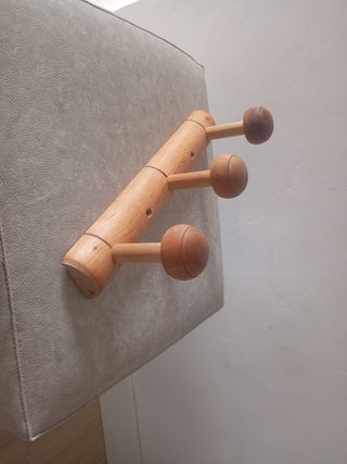 Percha de pared de madera