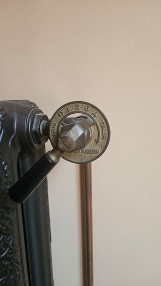 Radiador Roca Diseño Metal Gris