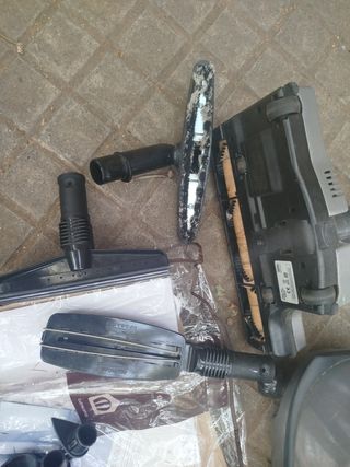 Aspirador Threestar con accesorios