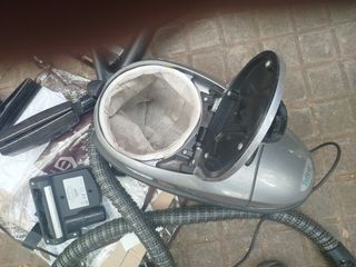 Aspirador Threestar con accesorios