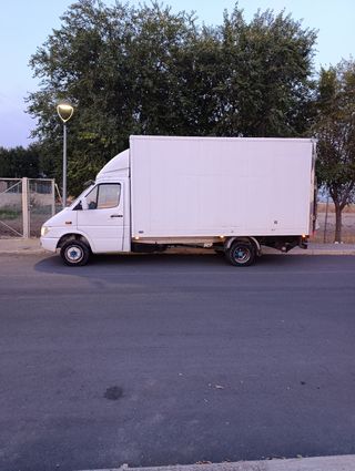 Se hacen portes en camión trampilla,mudanzas