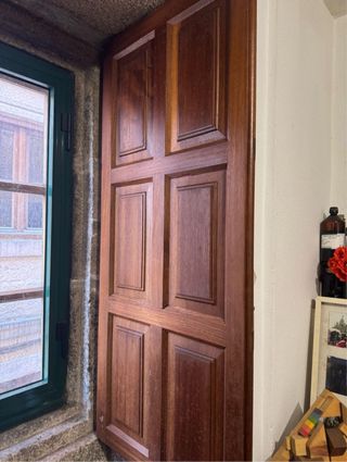 Contraventanas de castaño macizas