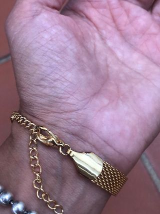 Pulsera dorada de malla