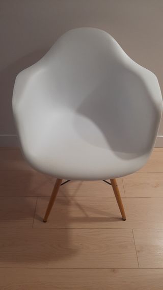 Silla blanca de diseño