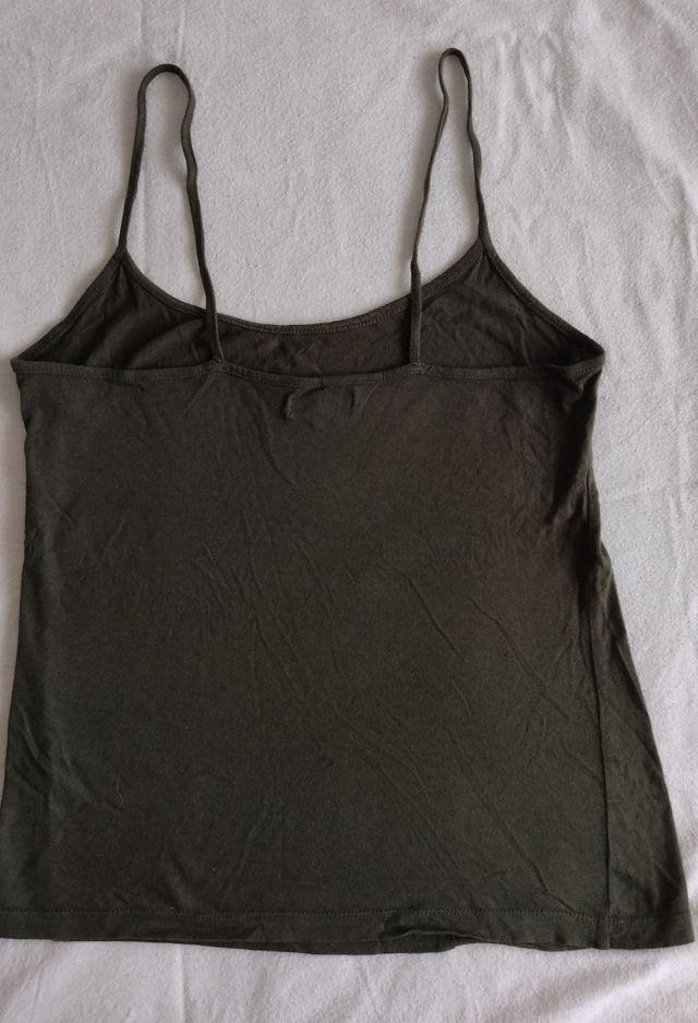 Top tirantes verde oliva