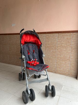 Carrito Maclaren tecno XT gris y rojo
