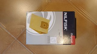 Aspiradora Nilfisk GM 200 con Accesorios