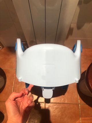 Asiento reductor de baño con escalera para niños