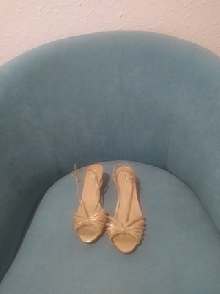 Sandalias doradas Massimo Dutti