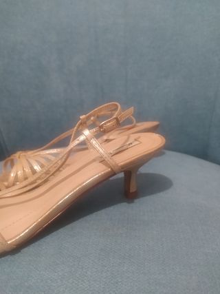 Sandalias doradas Massimo Dutti