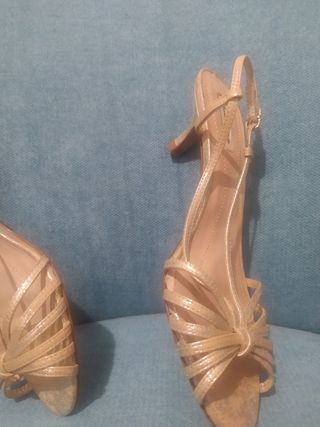 Sandalias doradas Massimo Dutti