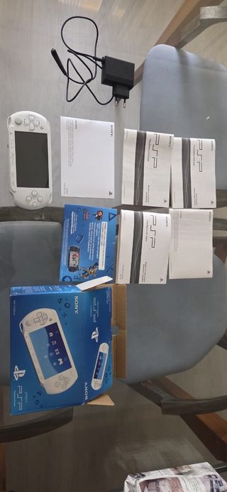 Sony PSP blanca 
