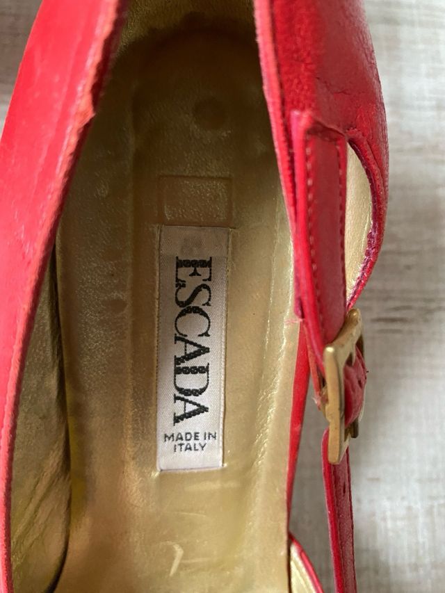 Zapatos Escada Tacón Rojo y Dorado Talla 41