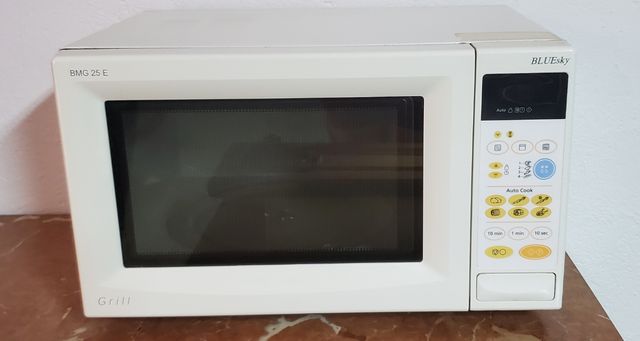 Microondas Bluesky BMG 25 E
