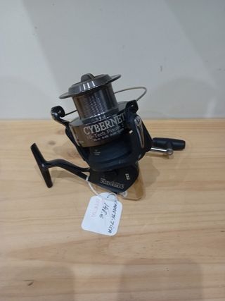 Carrete de pesca Cybernetic Tica