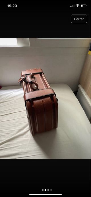 Maleta de mano de cuero