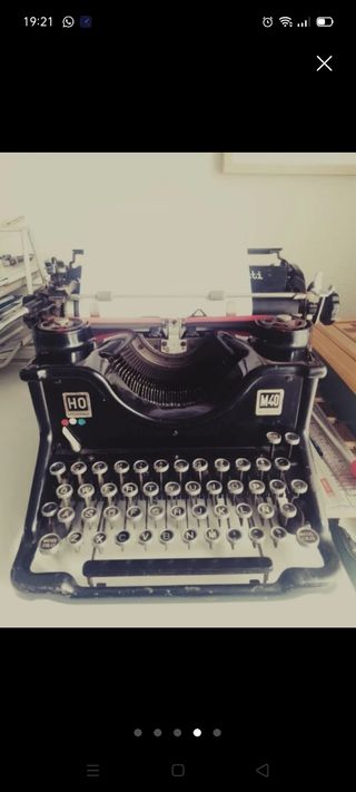 Máquina de escribir Hispano Olivetti M40