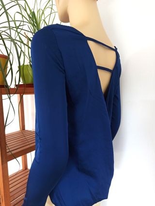 Blusa azul gemas y espalda descubierta – Talla XS 