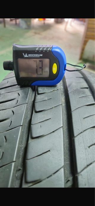 4 Neumáticos Michelin 225/75R 16C