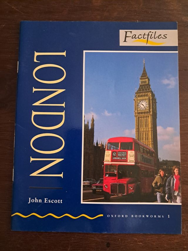 Oxford Bookworms Factfiles: Stage 1: 400 Headwo...