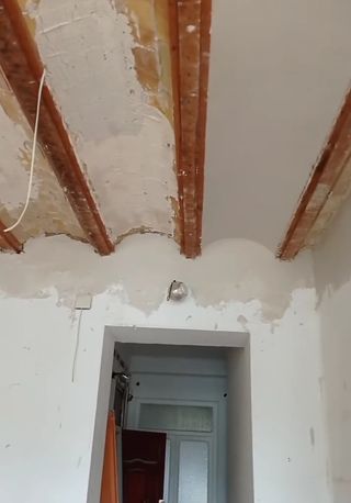 Yesaire, escayolista,reformas en general.Pinturas.