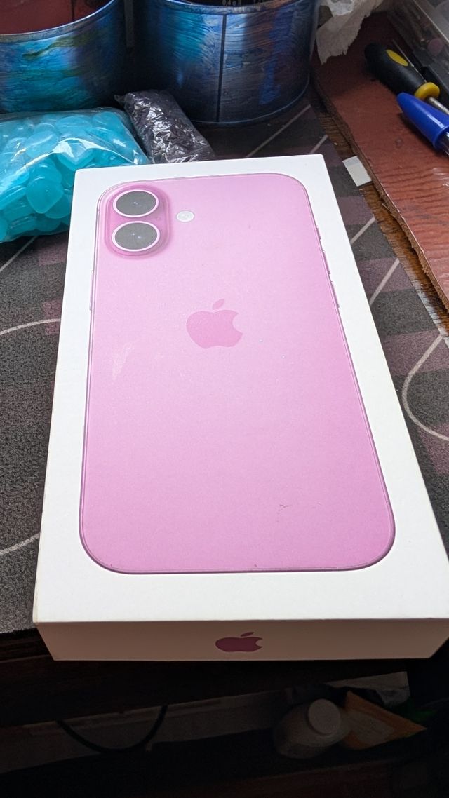 iPhone 16 rosa  128 GB con cargador de regalo