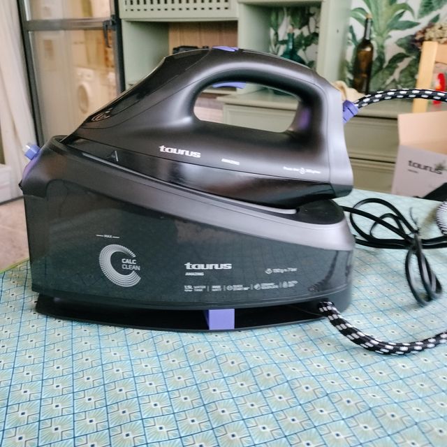 Plancha Taurus Amazing SSD3002