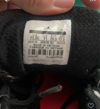 Zapatillas Jordan Negras y Rojas