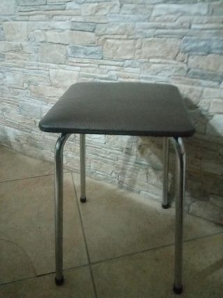 Sgabello vintage in metallo marrone