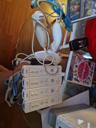Nintendo Wii + Mandos y Juegos