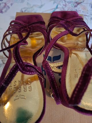 Zapatos terciopelo de tacón Green Coast granate