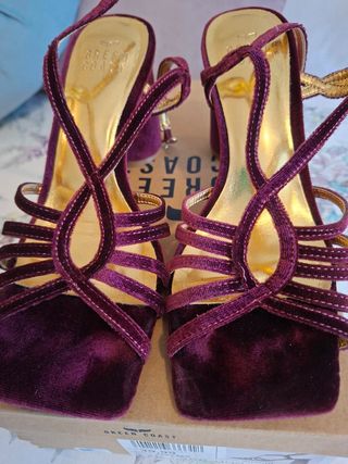 Zapatos terciopelo de tacón Green Coast granate