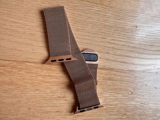 Pulsera para Apple Watch S10 Dorada 42mm Nueva