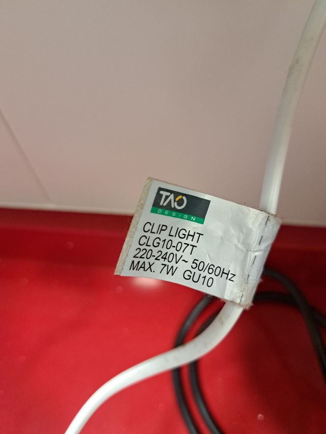 Lámpara de pinza blanca