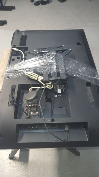 TV Sony Bravia 32 con soporte pared